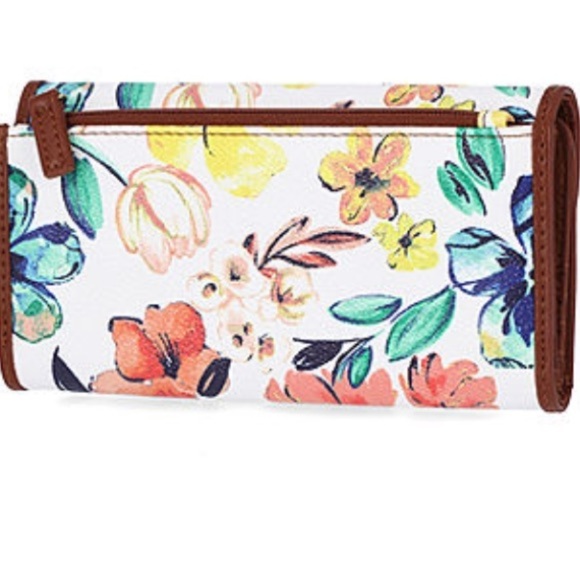 St John’s Bay Women’s Continental Citrus Floral Clutch Wallet with Snap and Zip. - Picture 3 of 4
